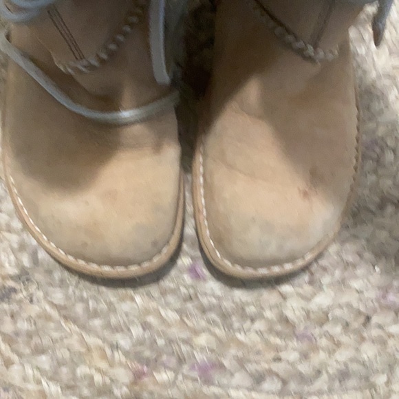 UGG Catalina boot size 5- fits like a 5.5-6 - Picture 5 of 5